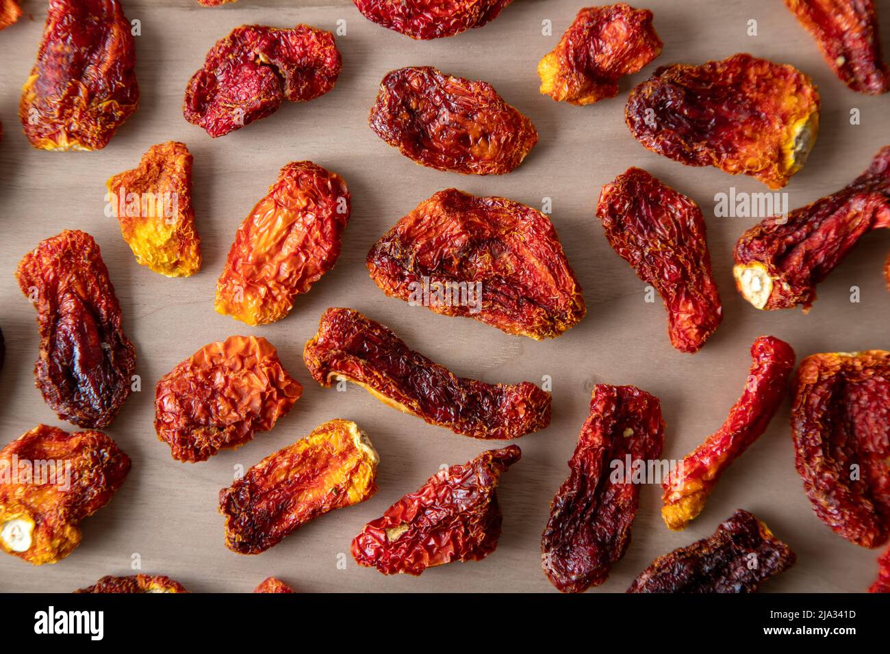 Fette di pomodori secchi, vista dall'alto Foto Stock