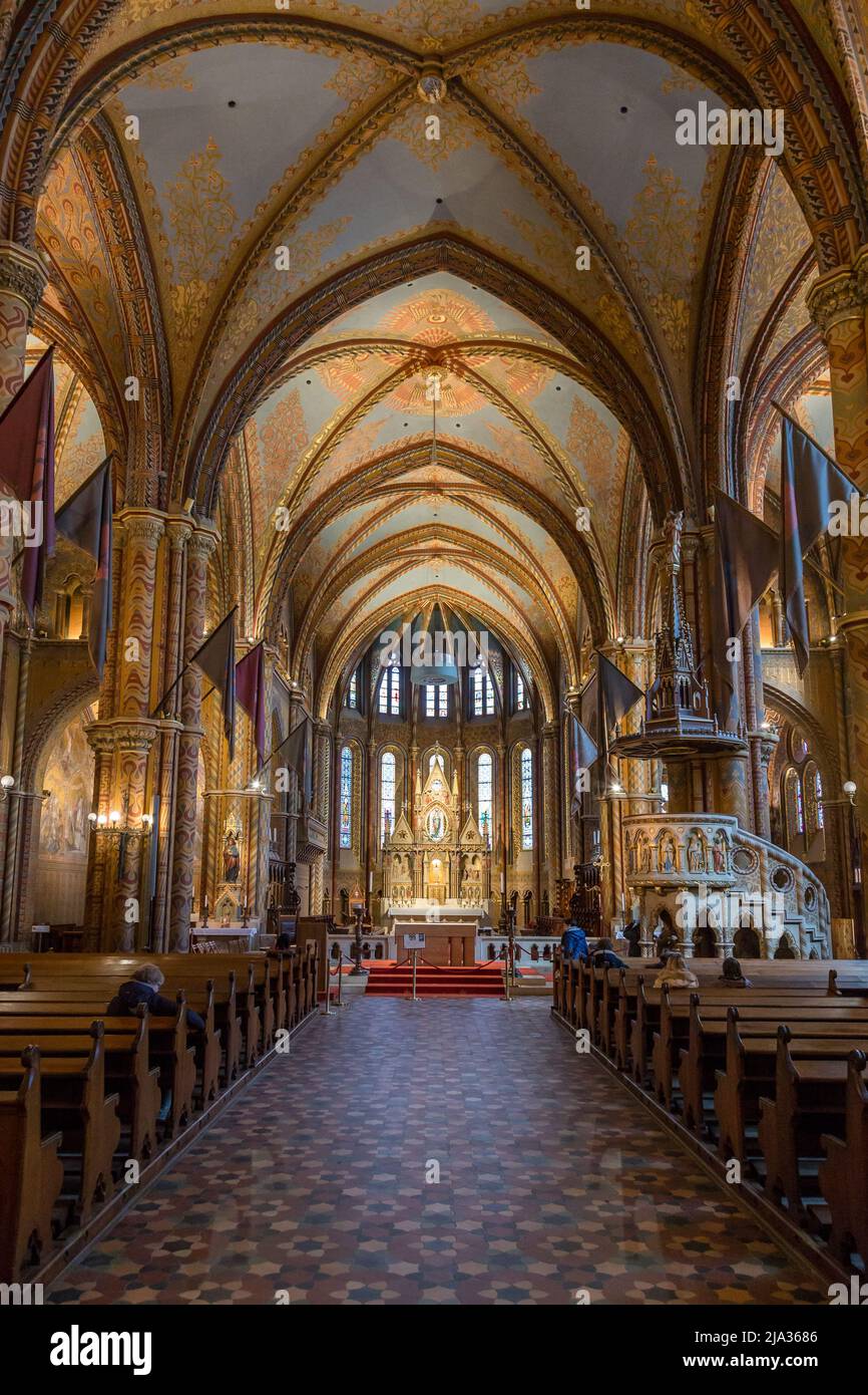 Budapest, Ungheria - 22 marzo 2018: Interno della Chiesa di Mattia nel quartiere del Castello di Buda. La chiesa fu la sede di diverse incoronazioni, tra cui Foto Stock