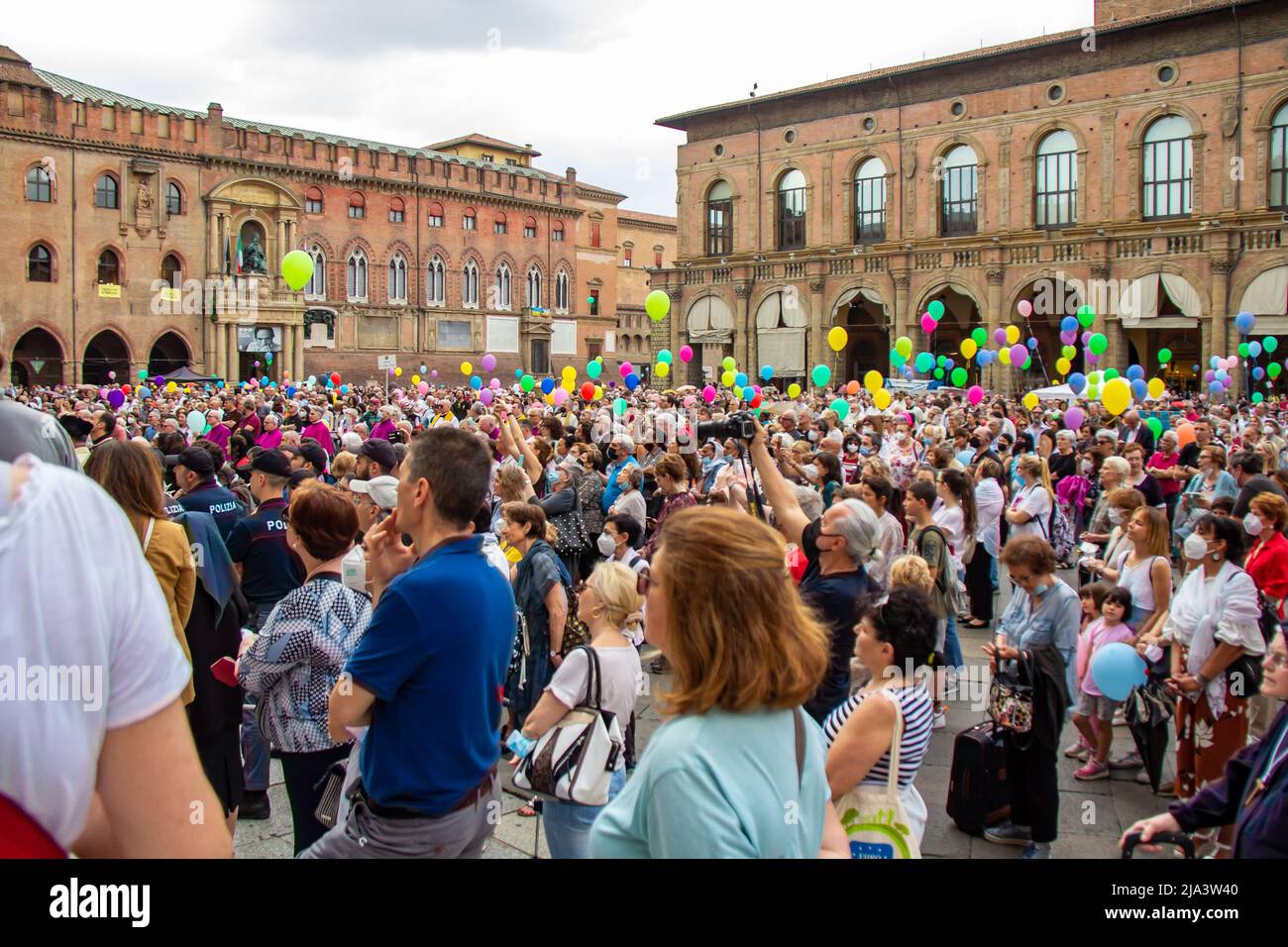 Bologna, Italia - 27 maggio 2022. Incontro del popolo bolognese con la Madonna di San Luca. Devozione popolare di fedeli e pellegrini. Foto Stock