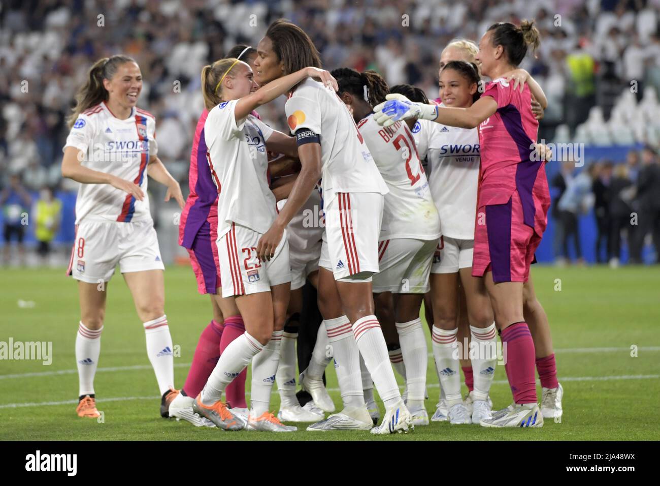 TORINO - le donne Olympique Lyonnais festeggiano durante la finale della UEFA Women's Champions League tra il Barcelona FC e l'Olympique Lyon allo Stadio Juventus il 21 maggio 2022 a Torino. ANP | ALTEZZA OLANDESE | GERRIT DA COLONIA Foto Stock