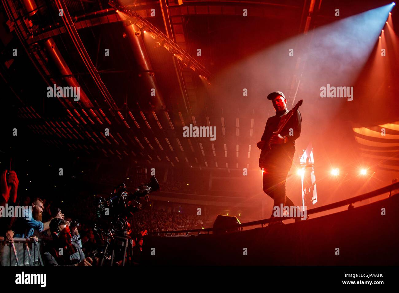 Herning, Danimarca. 26th maggio 2022. Il gruppo rock danese Kashmir suona un concerto dal vivo presso la Jyske Bank Boxen di Herning. Qui cantante, cantautore e musicista Kasper Eistrup è visto dal vivo sul palco. (Photo Credit: Gonzales Photo/Alamy Live News Foto Stock