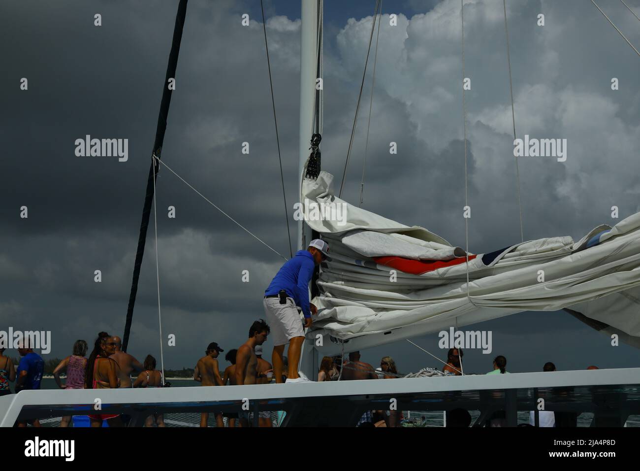 Tour di snorkeling a Key West Florida il 5 2021 settembre, persone sul catamarano che si divertono, bevande gratuite, atmosfera felice, bel tempo soleggiato, Foto Stock