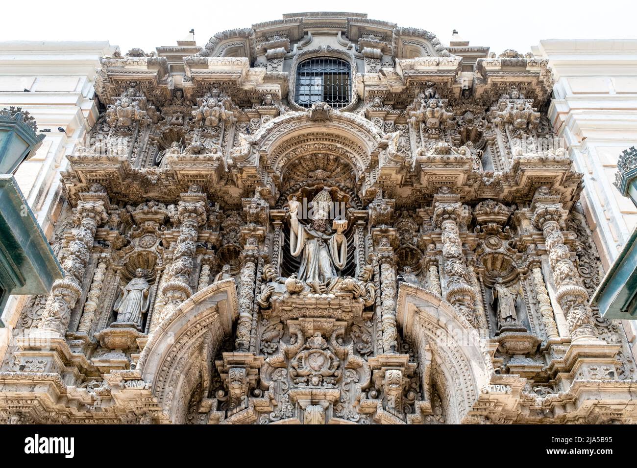 L'esterno della Chiesa di San Agustin nel centro storico di Lima, Perù. Foto Stock