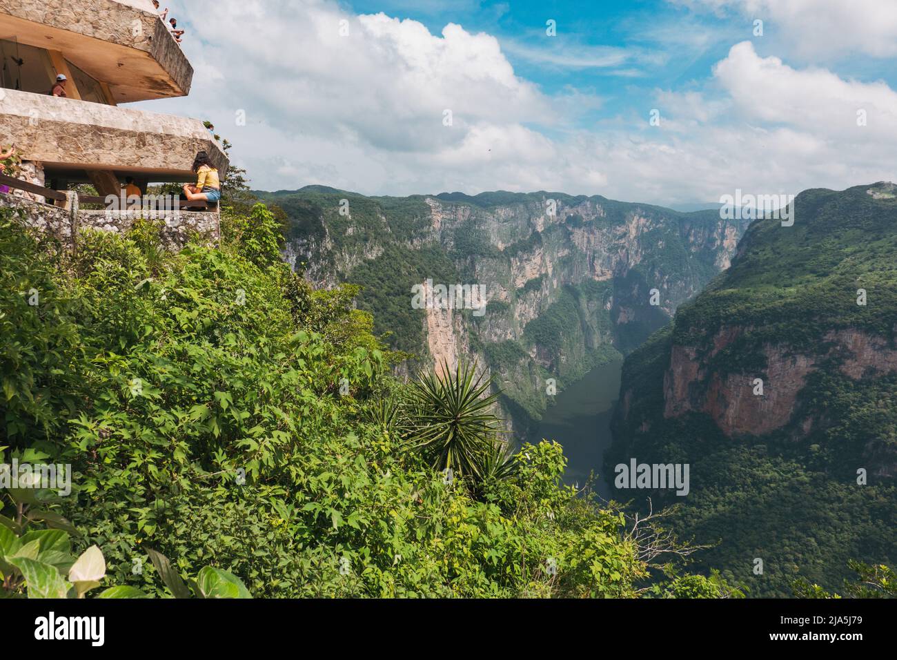 Dal centro visitatori si può ammirare il canyon Sumidero, Chiapas, Messico. Il canyon è popolare turisti sia nazionali che stranieri Foto Stock