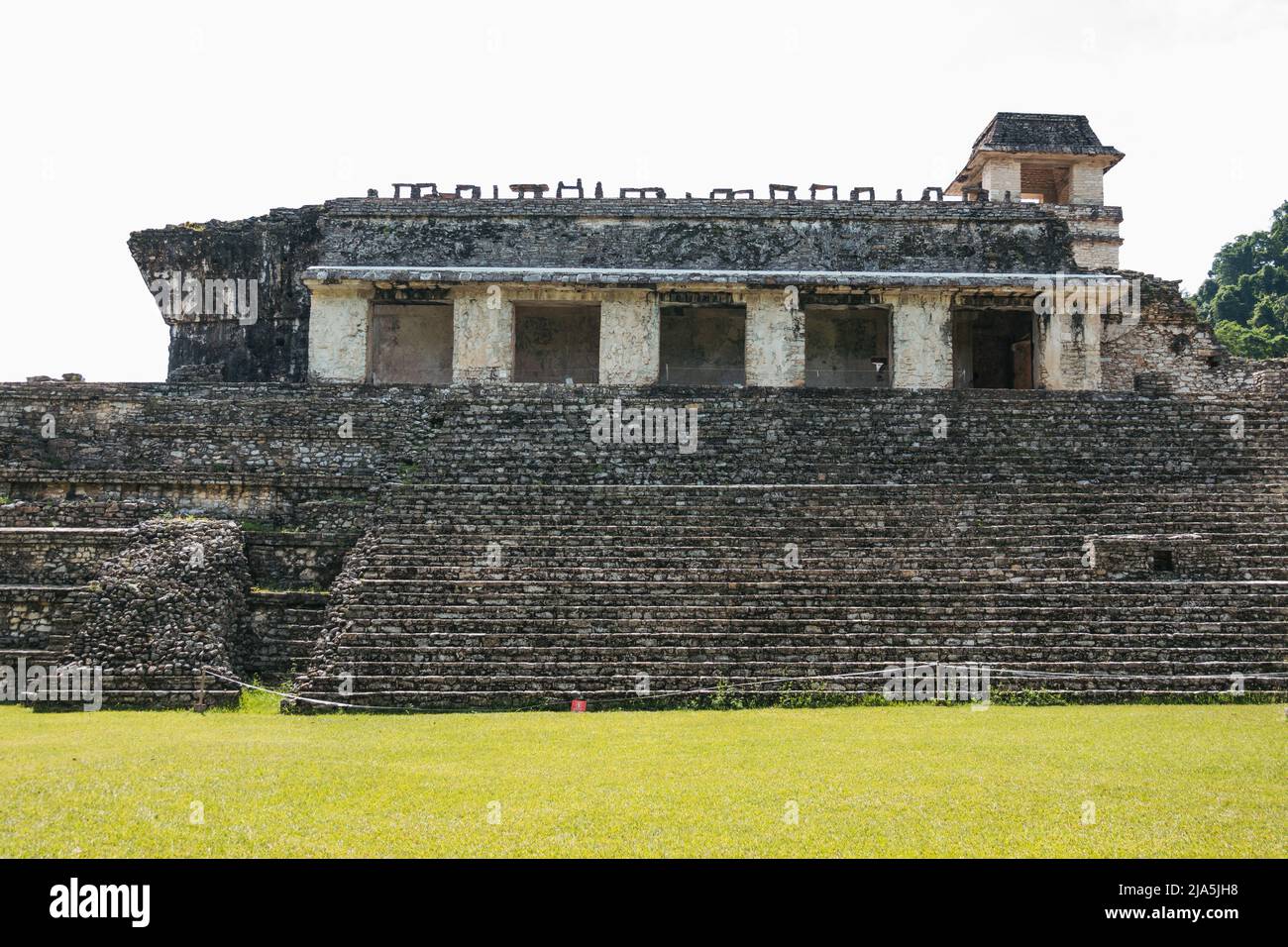 Il complesso del palazzo a Palenque rovine Maya a Chiapas, Messico Foto Stock