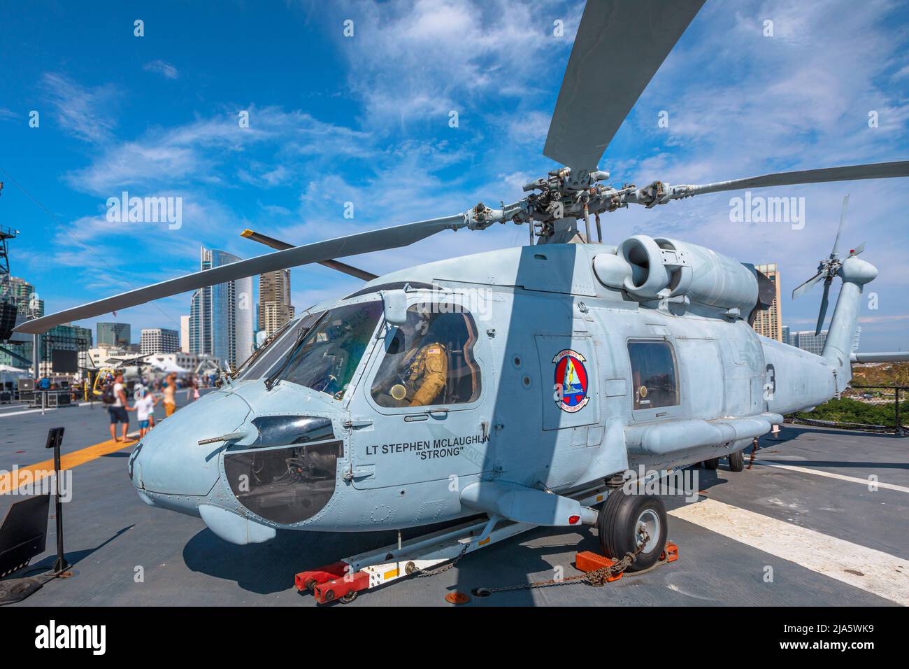 San Diego, California, Stati Uniti - LUGLIO 2018: Sikorsky SH-60 elicottero Seahawk del 1980s in American USS Midway Battleship Aviation Museum. Foto Stock