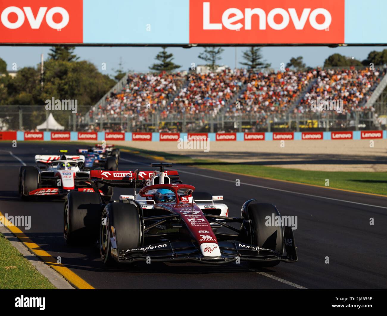 Circuito Albert Park Grand Prix, Melbourne, Australia. 10 Apr 2022. Valtteri Bottas (fin) del team Alfa Romeo. Corleve/Alamy Stock Photo Foto Stock