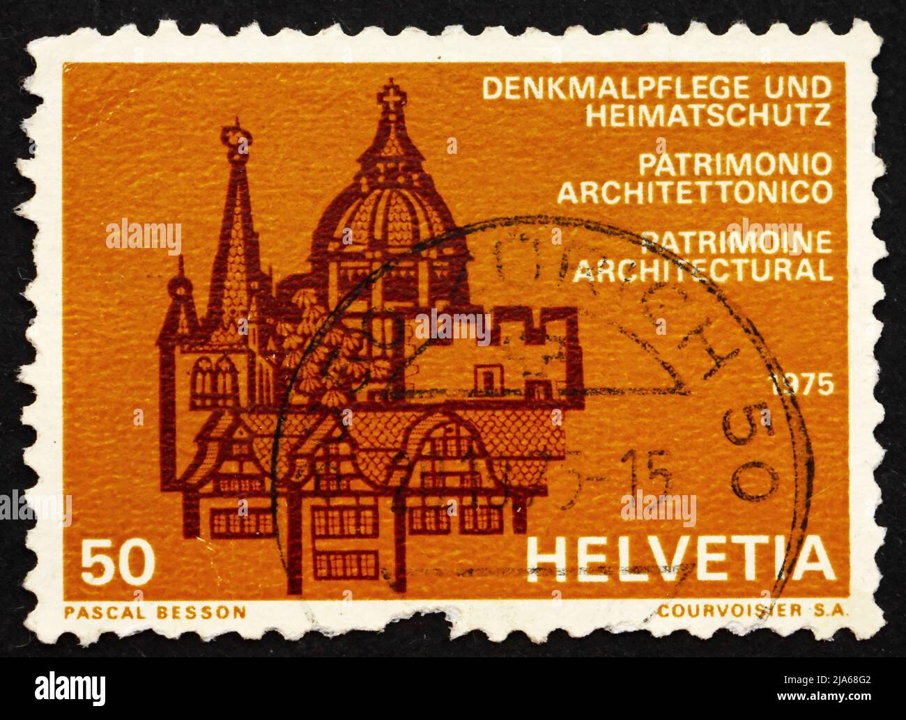 SVIZZERA - CIRCA 1975: Un francobollo stampato in Svizzera mostra l'anno del patrimonio architettonico europeo 1975, circa 1975 Foto Stock