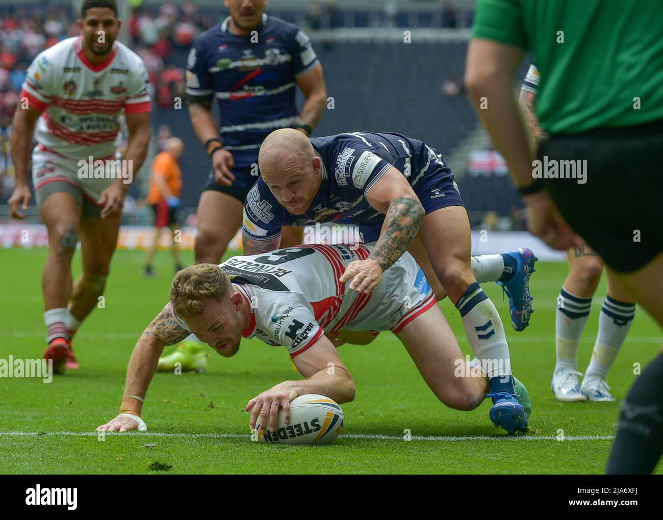 Tottenham Hotspurs Stadium, Londra, Regno Unito. 28th maggio 2022. Ben Reynolds segna una prova per Leigh 2022 1895 Cup Final: Featherstone Rovers V Leigh Centurions luogo: Tottenham Hotspur Stadium, Inghilterra Data: Sabato, 28 maggio Kick-off: 12:00 BST Credit: Craig Cresswell/Alamy Live News Foto Stock