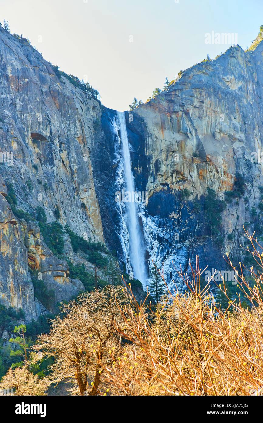 Bridalveil Falls a Yosemite da sotto Foto Stock