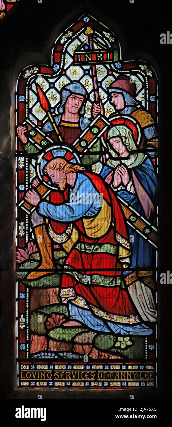 Una vetrata di Alexander Gibbs raffigurante la Passione di Cristo (Via dolorosa), la Chiesa di San Giovanni Battista, Hellidon, Northamptonshire Foto Stock