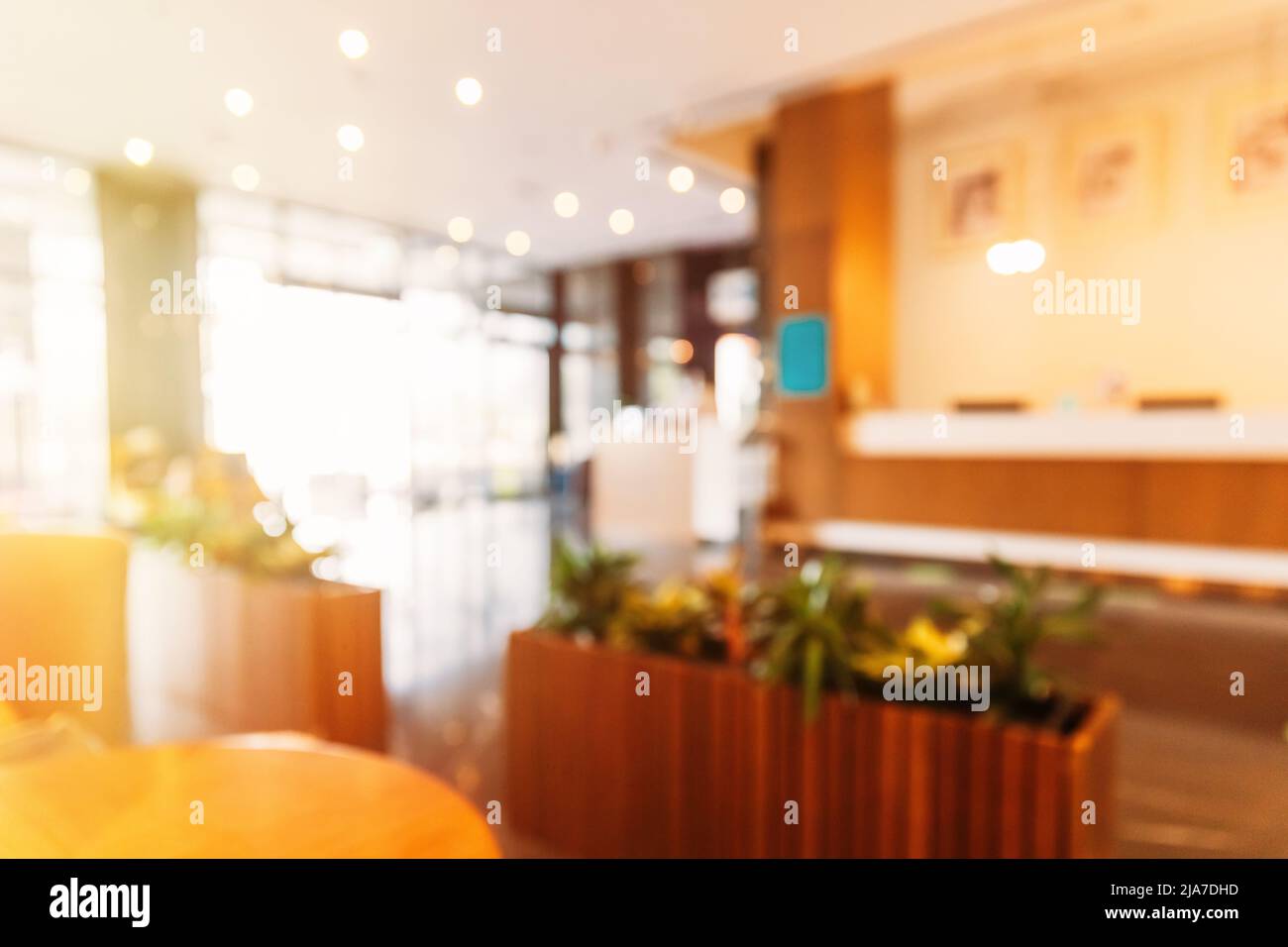 Vista della hall dell'hotel. Sfocatura astratta sfocato boke bokeh sfondo Foto Stock