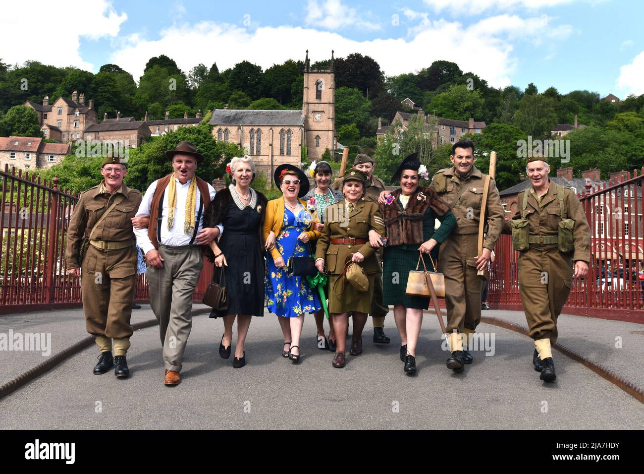L'Ironbridge WW2 Weekend. La storica città di Ironbridge ha ricevuto un promemoria del 1940s questo fine settimana, quando la guerra mondiale due re-enactors da tutto il Regno Unito ha partecipato all'evento di beneficenza vestito in stile 40s. Credit: Rievocazione storica di Dave Bagnall Foto Stock
