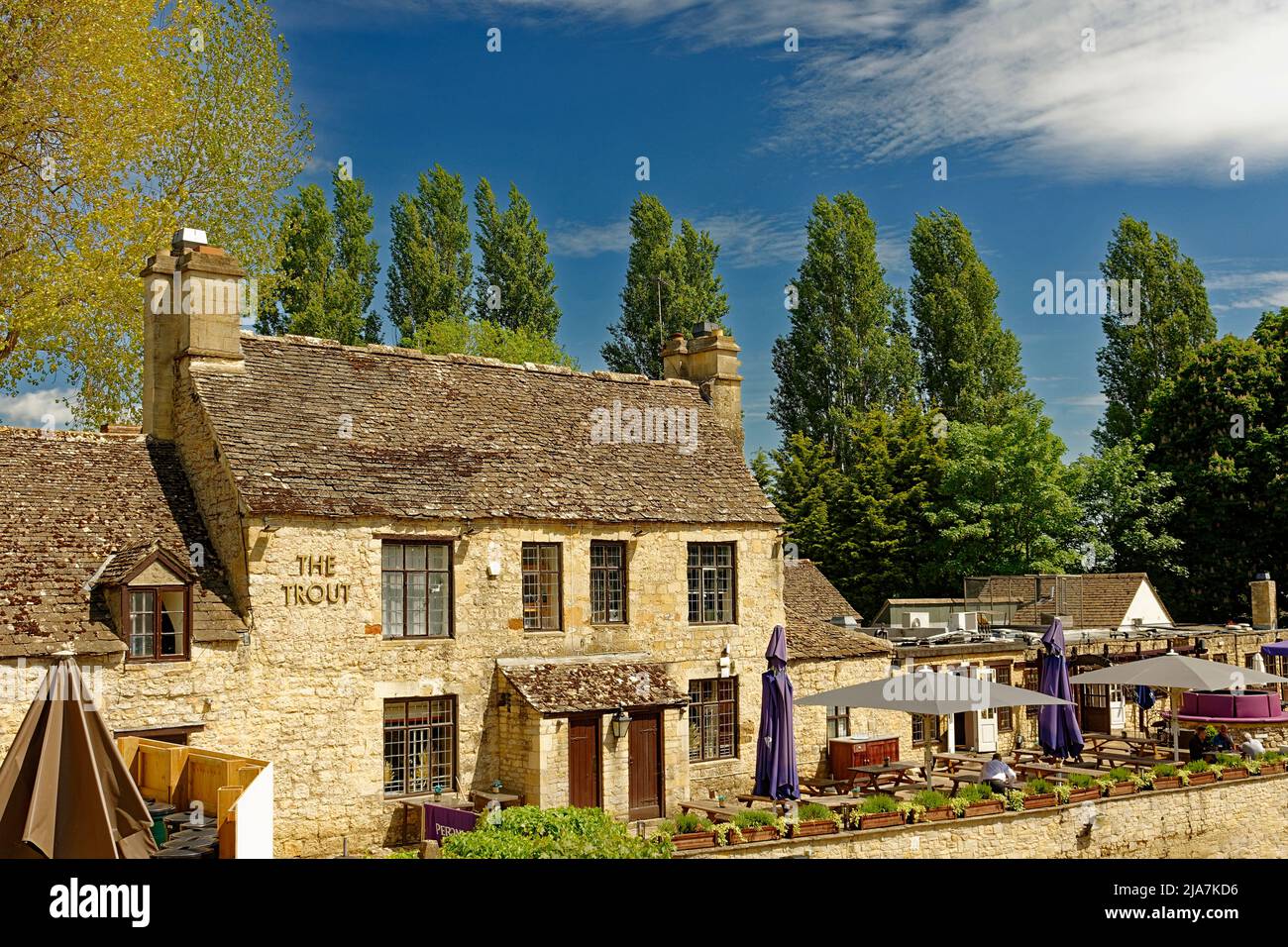 PORT MEADOW OXFORD LA TROTA INN SUL TAMIGI IN PRIMAVERA Foto Stock