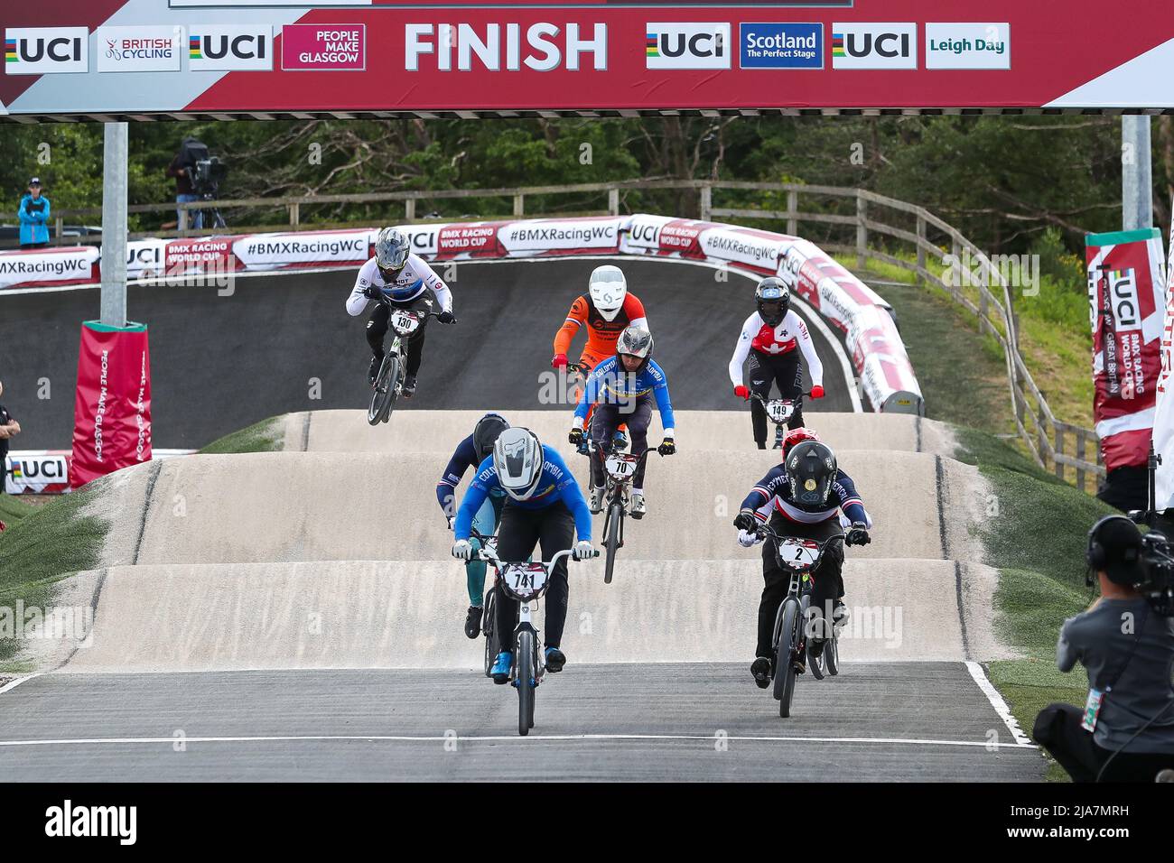 Glasgow, Regno Unito. 28th maggio 2022. La World BMX Racing World Cup si è svolta presso la pista BMX di Glasgow, Scozia, Regno Unito e ha attirato una lista internazionale di oltre 200 concorrenti da tutto il mondo. La competizione è un evento di due giorni e mostrerà i migliori atleti dello sport. Credit: Findlay/Alamy Live News Foto Stock