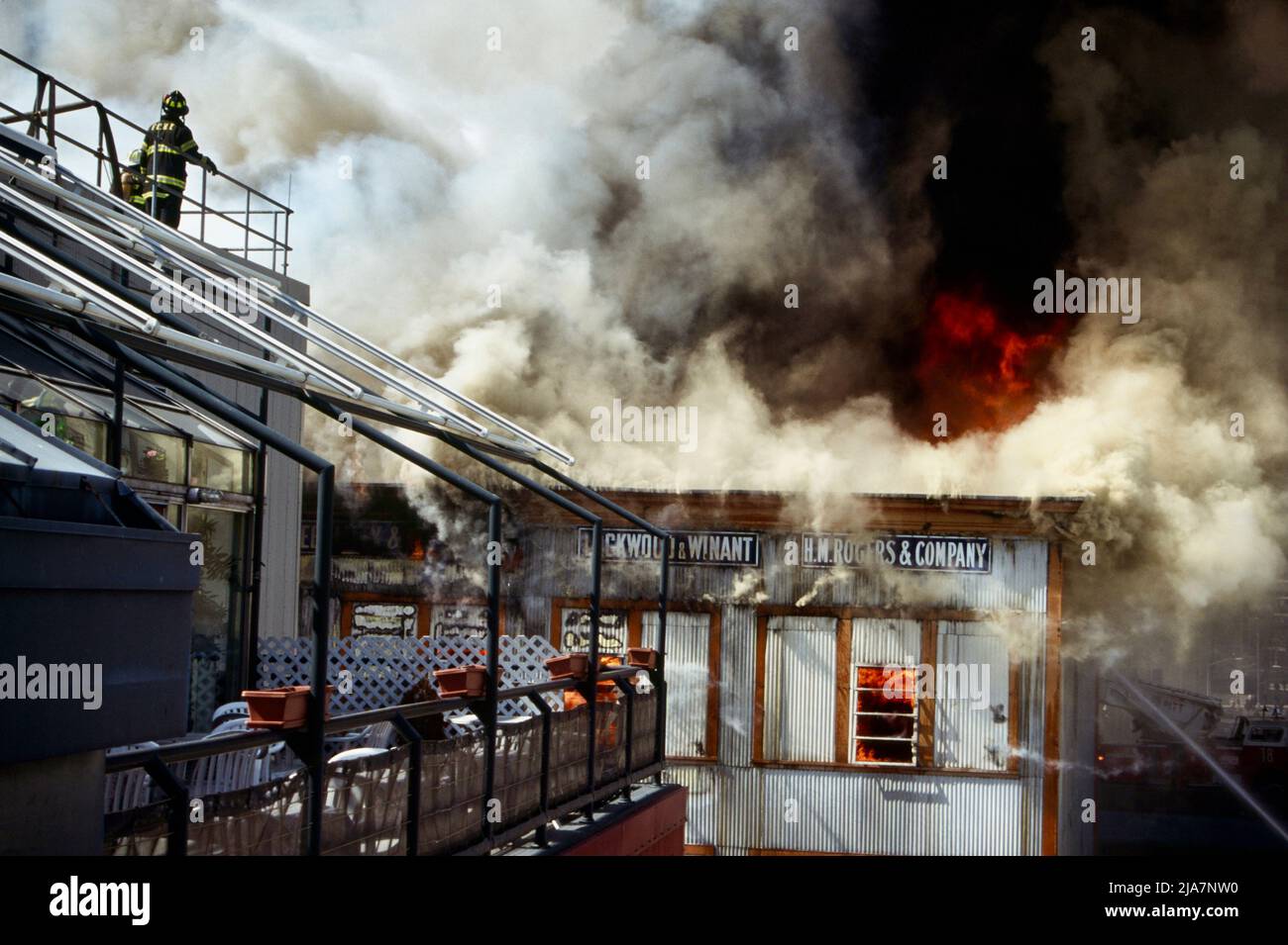 Fulton Market Tin edificio fuoco sospetto il 29th 1995 marzo, New York City Foto Stock