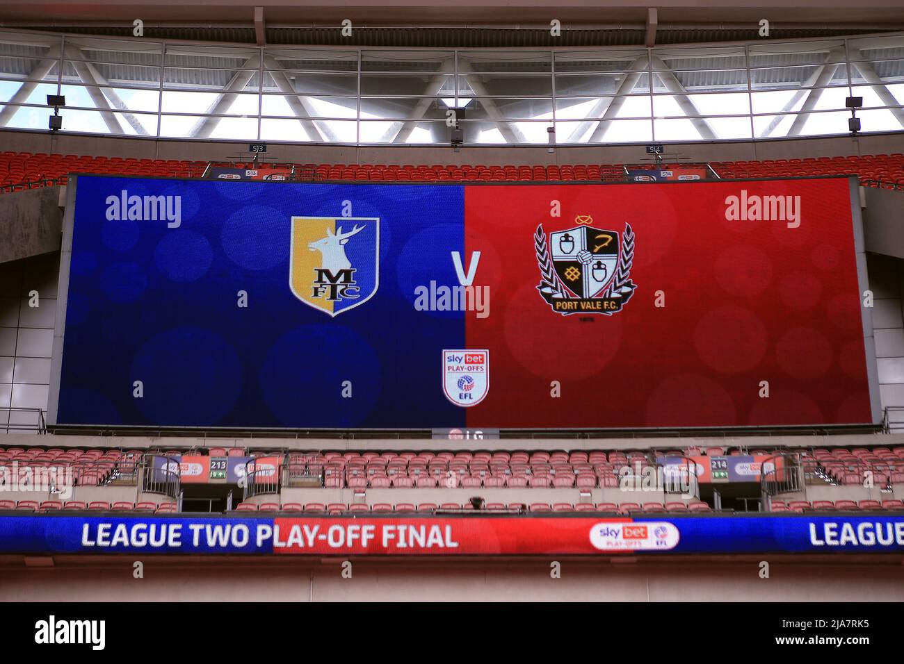 Londra, Regno Unito. 28th maggio 2022. Una vista dettagliata del tabellone che mostra i badge club delle squadre di oggi Mansfield Town FC e Port vale FC. SkyBet EFL League Two play off final, Mansfield Town / Port vale al Wembley Stadium di Londra sabato 28th maggio 2022. Questa immagine può essere utilizzata solo per scopi editoriali. Solo per uso editoriale, licenza richiesta per uso commerciale. No use in scommesse, giochi o un singolo club/campionato/giocatore publications.pic di Steffan Bowen/Andrew Orchard sport photography/Alamy Live News Credit: Andrew Orchard sports photography/Alamy Live News Foto Stock