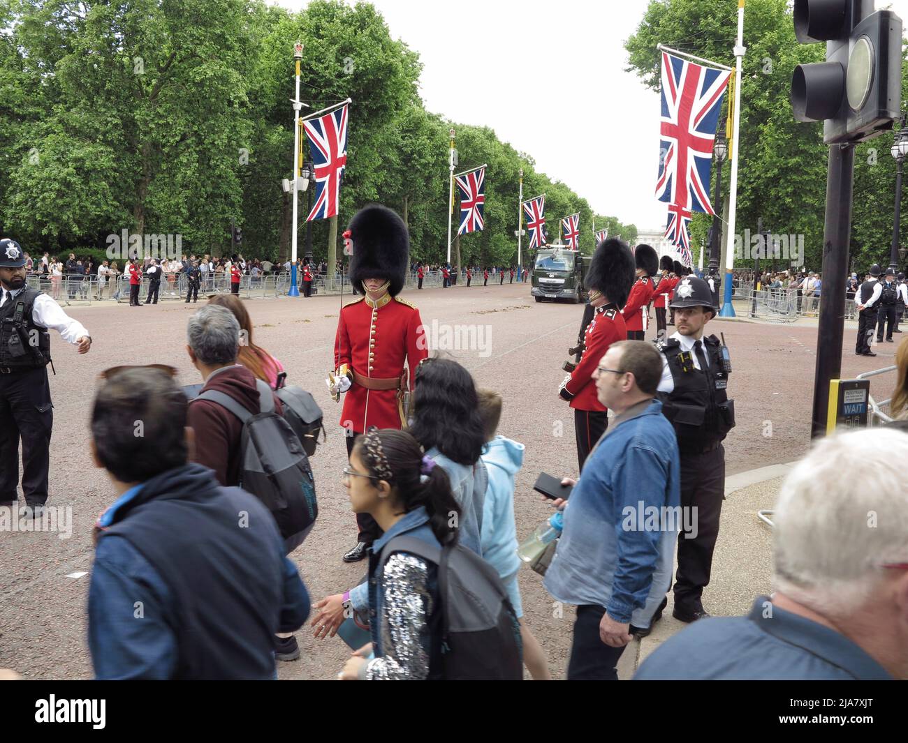 Westminster, Regno Unito. 28th maggio 2022. Truppe e polizia si preparano per le celebrazioni del Queens Platinum Jubilee la prossima settimana (2 giugno ndto 5th 2022) nel cuore di Londra. Credit: Motofoto/Alamy Live News Foto Stock