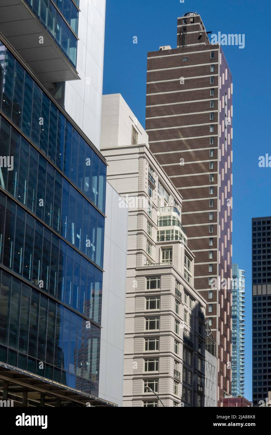 Edifici sulla East 55th Street vicino a Park Avenue, NYC, USA, 2022 Foto Stock