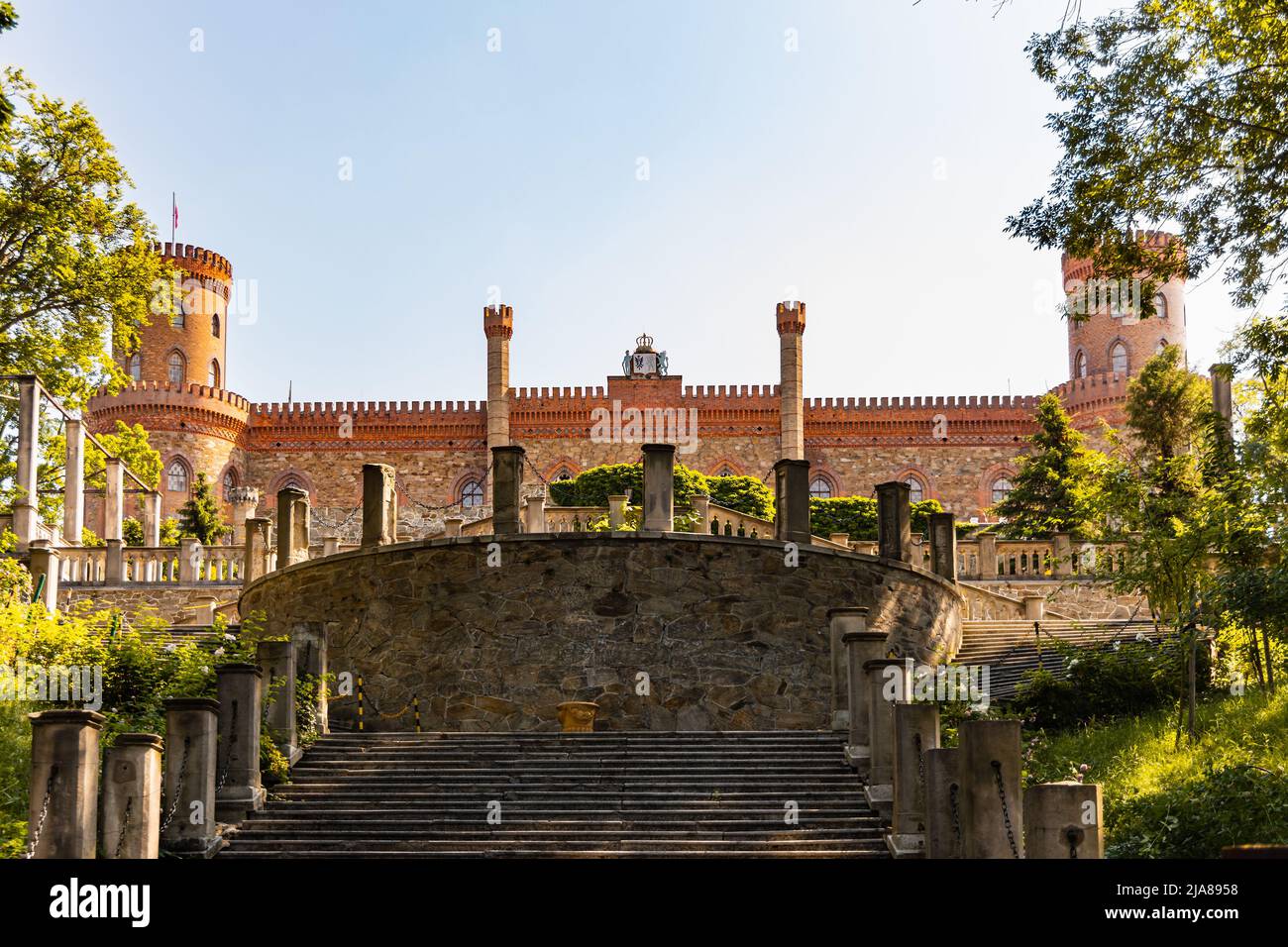 Kamieniec Zabkowicki, Polonia - Giugno 2021: Facciata del vecchio palazzo di Marianna Orańska ristrutturato Foto Stock