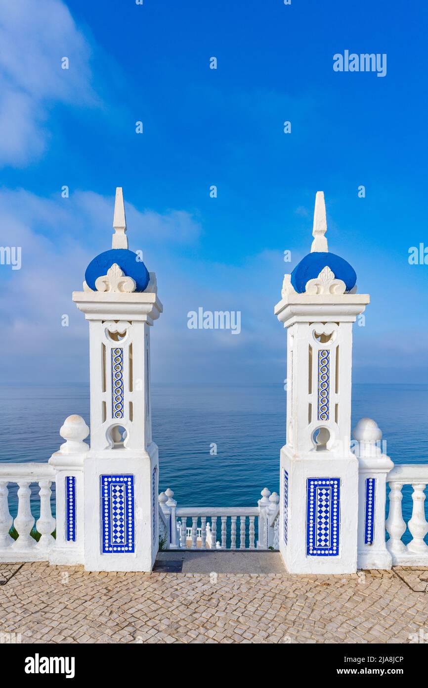 Il Balcon del Mediterraneo nella città turistica di Benidorm ad Alicante, Spagna. Foto Stock