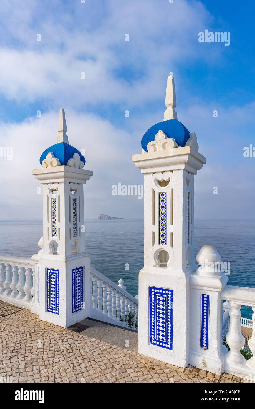 Il Balcon del Mediterraneo nella città turistica di Benidorm ad Alicante, Spagna. Foto Stock