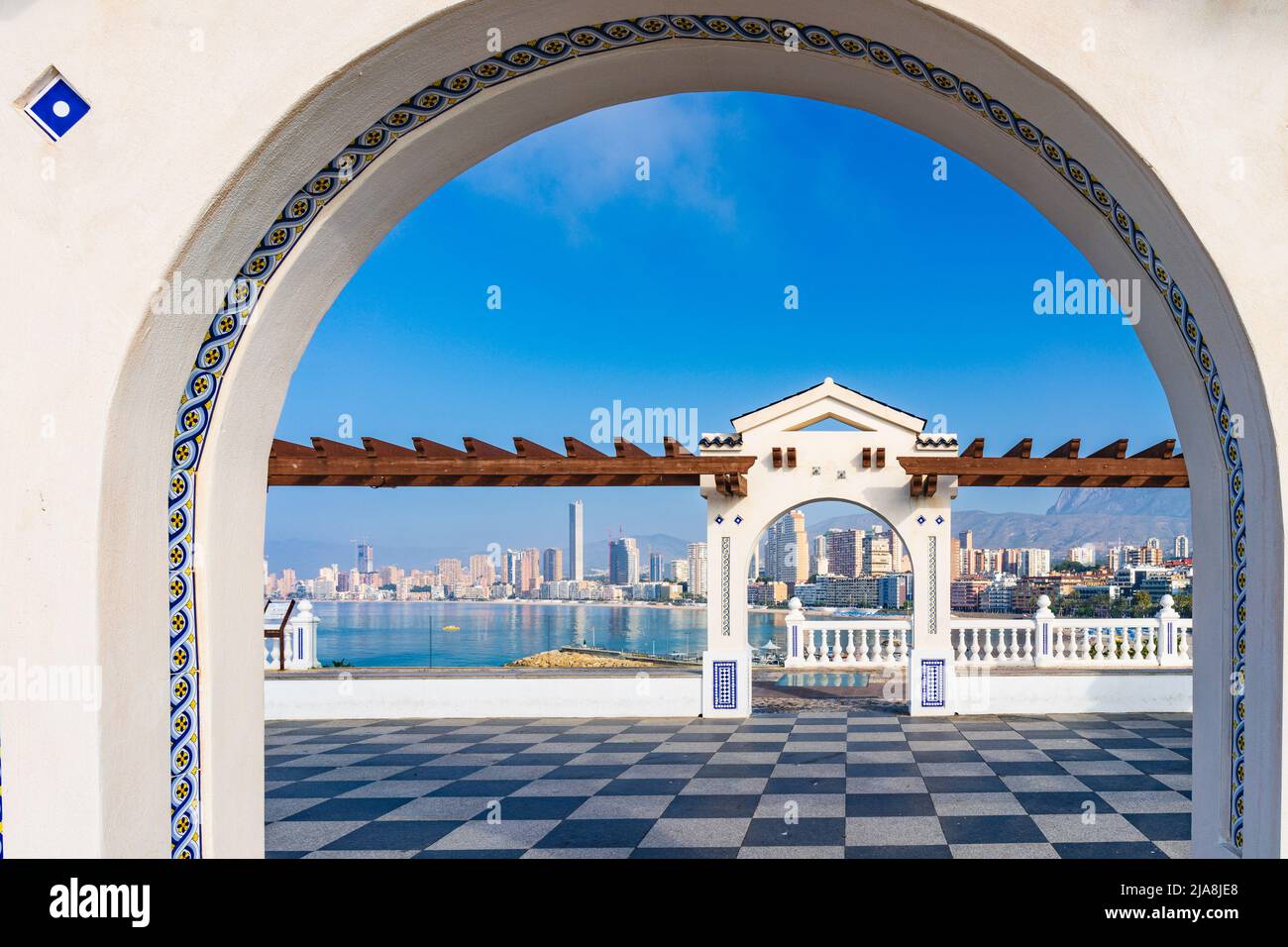 Il Balcon del Mediterraneo nella città turistica di Benidorm ad Alicante, Spagna. Foto Stock
