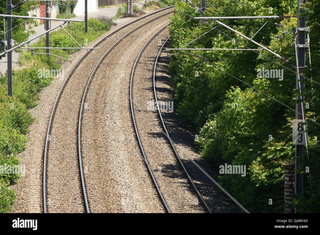 Bucarest, Romania - 20 maggio 2022: Infrastrutture ferroviarie nel nord di Bucarest. Foto Stock