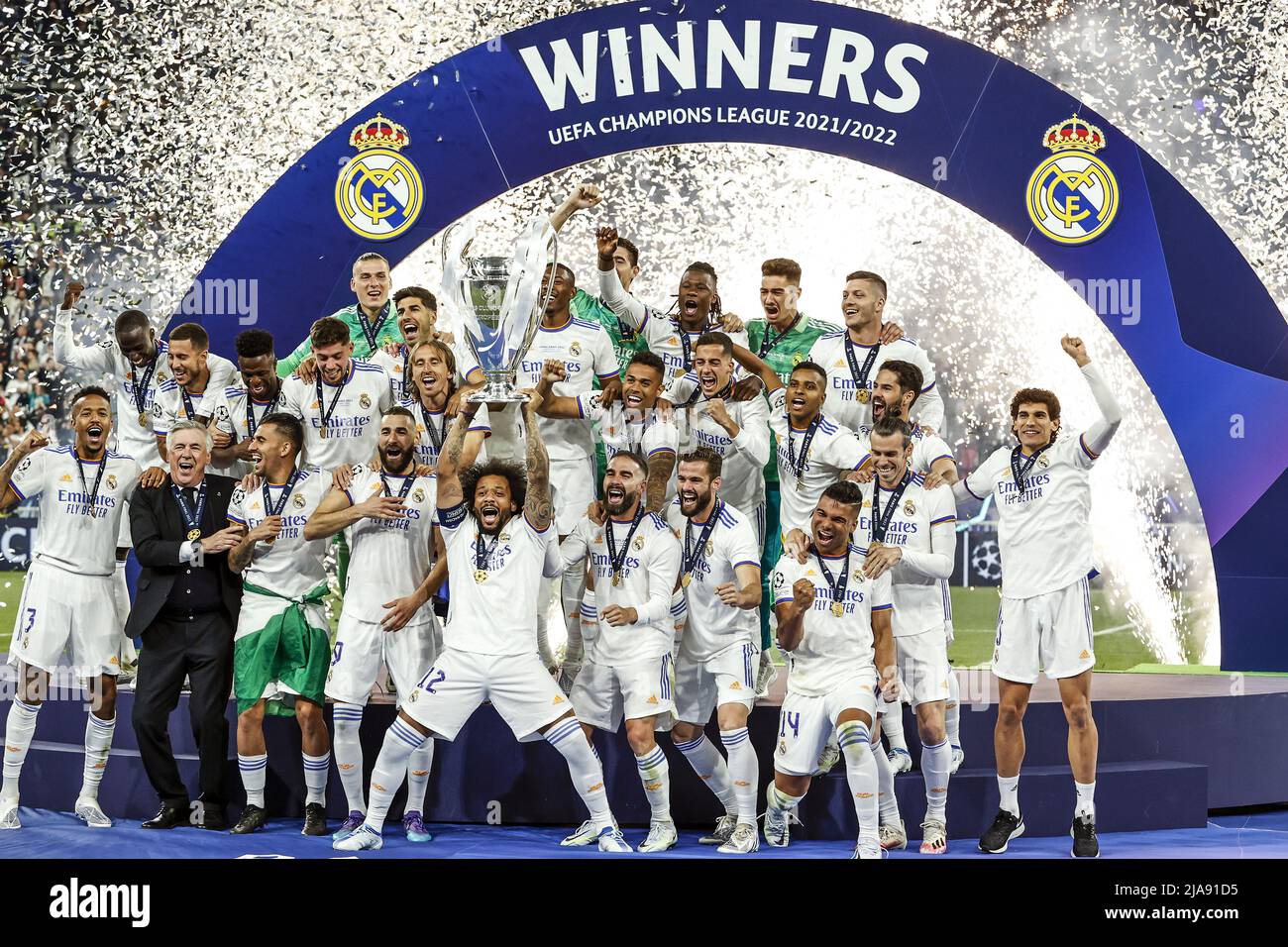 Parigi, Francia. 28th maggio 2022. PARIGI - portiere del Real Madrid Thibaut Courtois, Daniel Carvajal del Real Madrid, Eder Militao del Real Madrid, David Alaba del Real Madrid, Gesù Vallejo del Real Madrid, Nacho del Real Madrid, Eden Hazard del Real Madrid, toni Kroos del Real Madrid, Karim Benzema del Real Madrid, Luka Modric del Real Madrid, Marco Asensio del Real Madrid, Marcelo del Real Madrid, portiere del Real Madrid Andriy Lunin, Casemiro del Real Madrid, Federico Valverde del Real Madrid, Luka Jovic del Real Madrid, Lucas Vazquez del Real Madrid, Gareth Bale del Real Madrid, Eduardo Camavinga del Real Madri Foto Stock