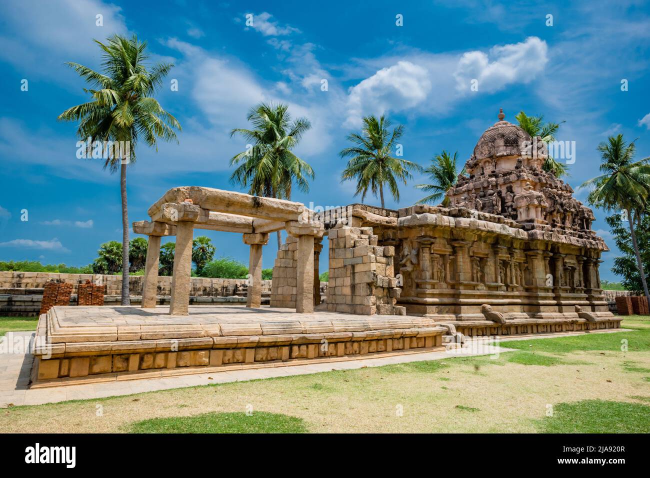 Tempio Indiano. Grande architettura indù nel tempio di Gangaikonda Chola Puram, India del Sud. Foto Stock