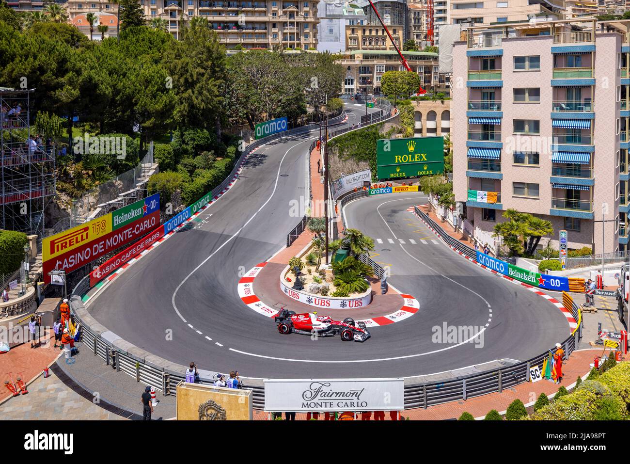 Monte Carlo, Monaco. 28th maggio 2022. Il driver dell'Alfa Romeo Zhou Guanyu compete durante le qualifiche del Gran Premio di Formula uno di Monaco al Circuit de Monaco di Monte Carlo, Monaco, 28 maggio 2022. Credit: Qian Jun/Xinhua/Alamy Live News Foto Stock