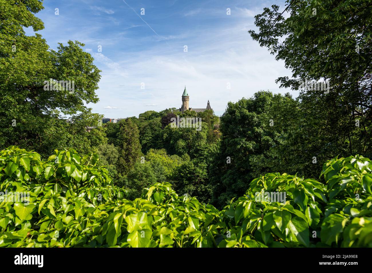 Lussemburgo città, maggio 2022. Vista panoramica dei parchi Pétrusse nel centro della città Foto Stock