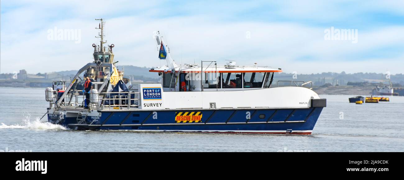 Vista laterale a dritta Port of London Authority 'maplin' a PLA Hydrographic Survey catamarano nave sul fiume Tamigi al largo di Gravesend Kent Inghilterra UK Foto Stock