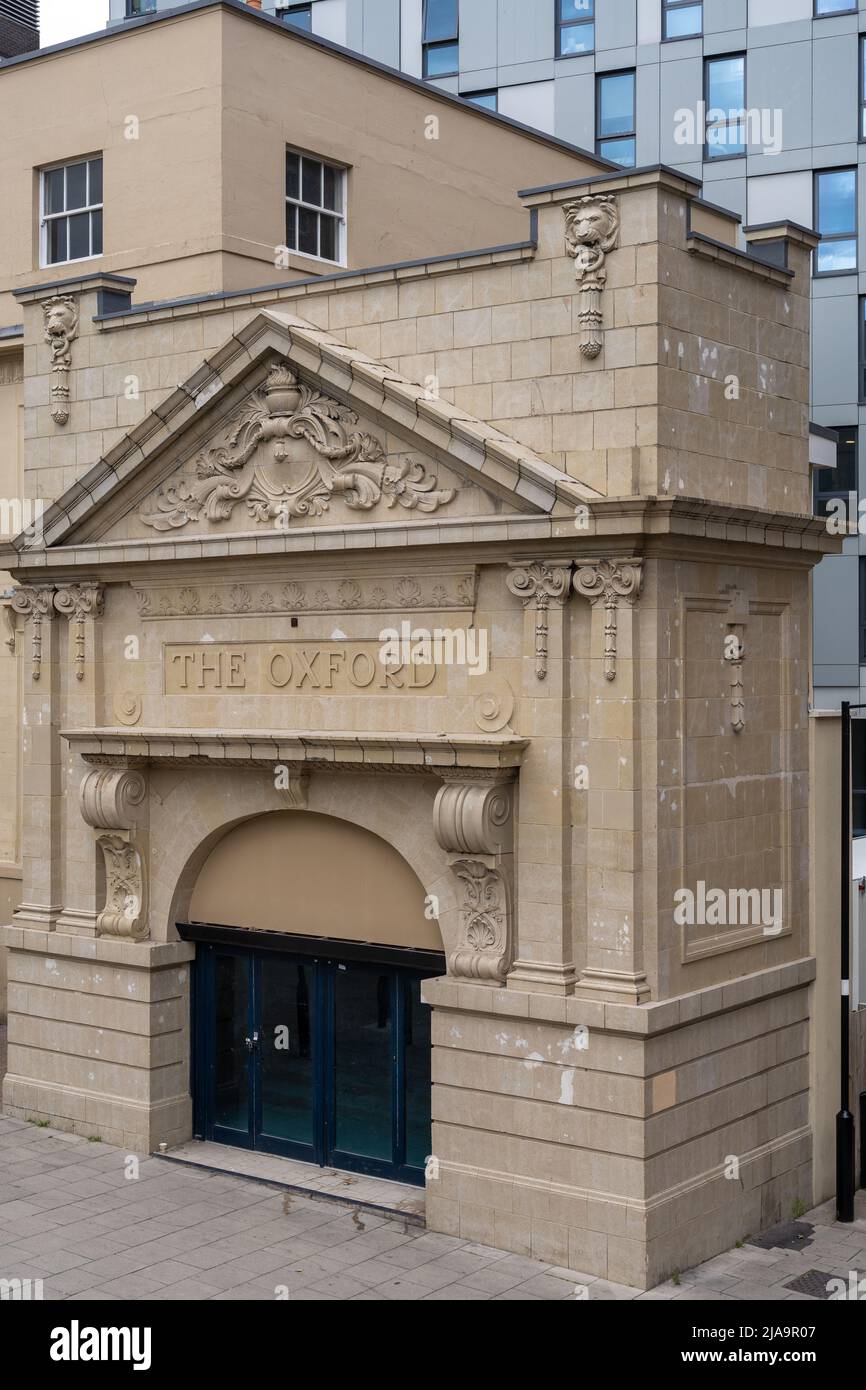 Facciata dell'ex sala da ballo Oxford Galleries, su New Bridge Street, Newcastle upon Tyne, Regno Unito, con la parte posteriore ora rimossa e risviluppata. Foto Stock