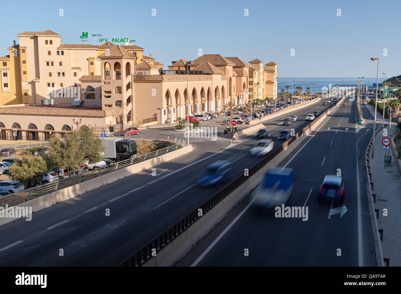 A-7 e l'hotel a quattro stelle IPV Palace Spa. Fuengirola, Malaga, Spagna. Foto Stock