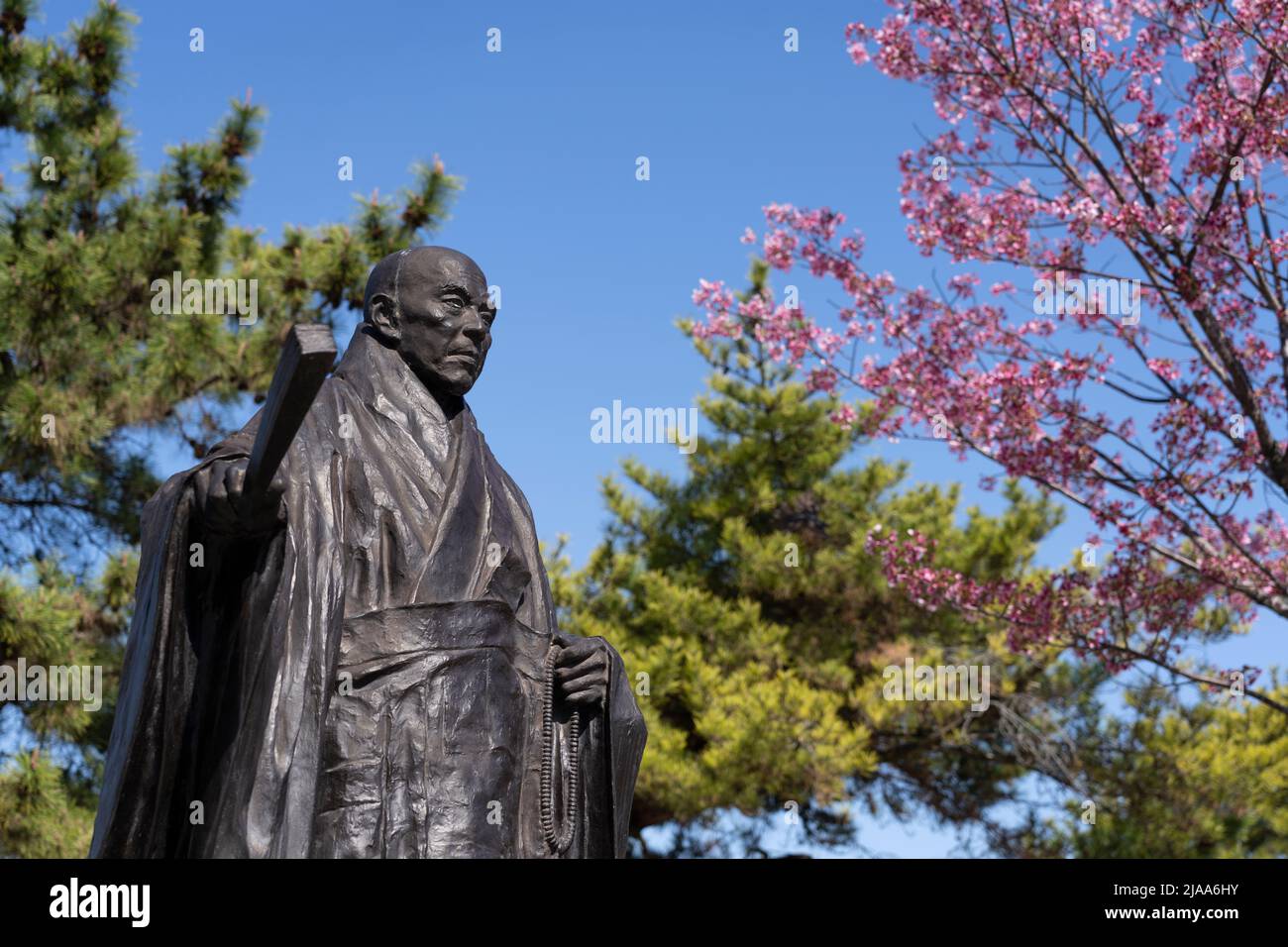 Statua di Taira no Kiyomori sull'isola di Miyajima, conosciuta anche come Itsukushima, Hiroshima Bay, Honshu occidentale, Giappone Foto Stock