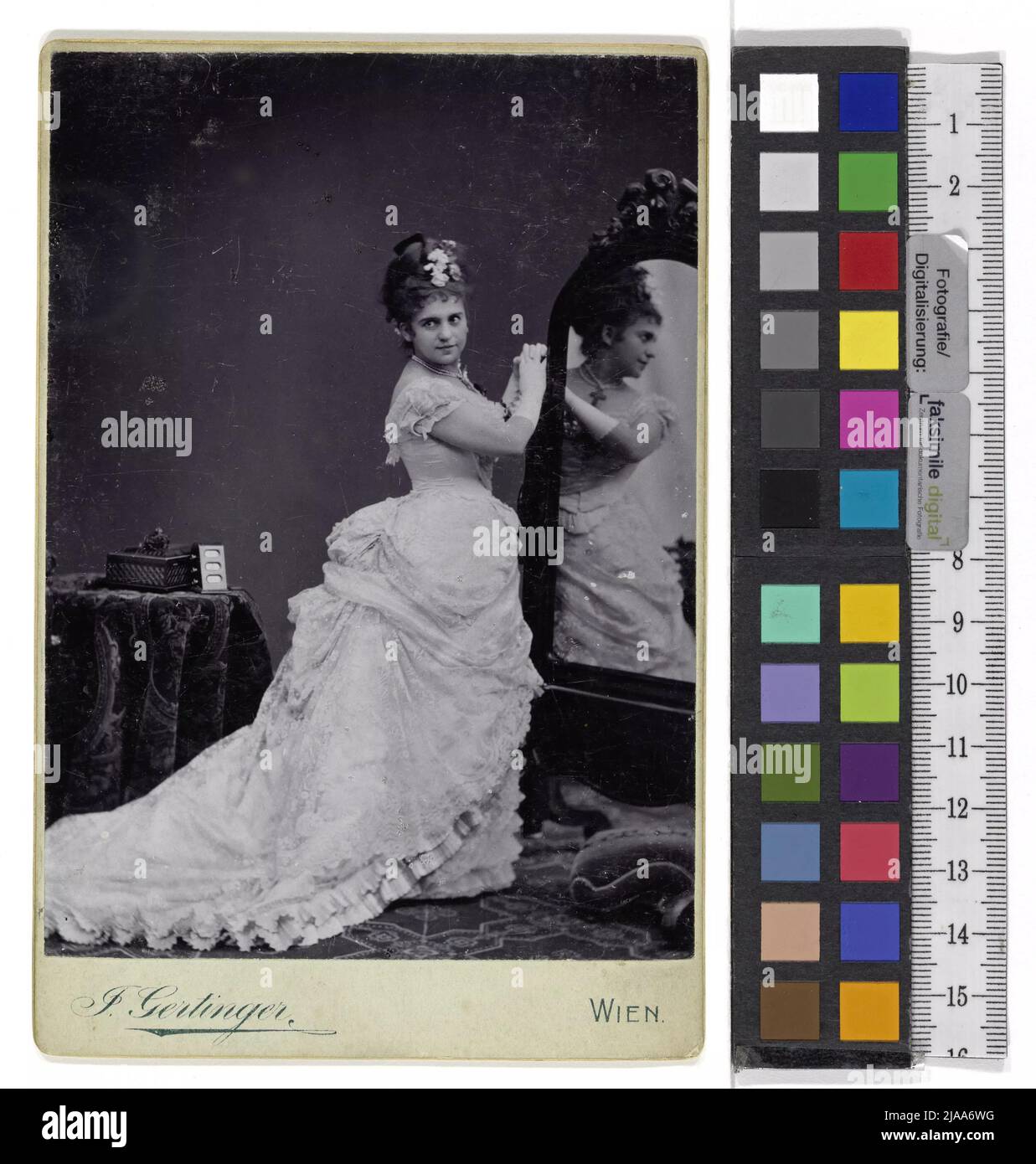 Josefine Gallmeyer (attrice). Julius Gertinger (1834-1883), fotografo Foto Stock