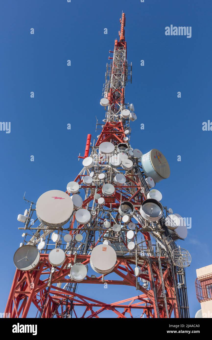 Apparecchiature di comunicazione nei pressi di Mijas, Costa del Sol, Provincia di Malaga, Andalusia, Spagna meridionale Foto Stock