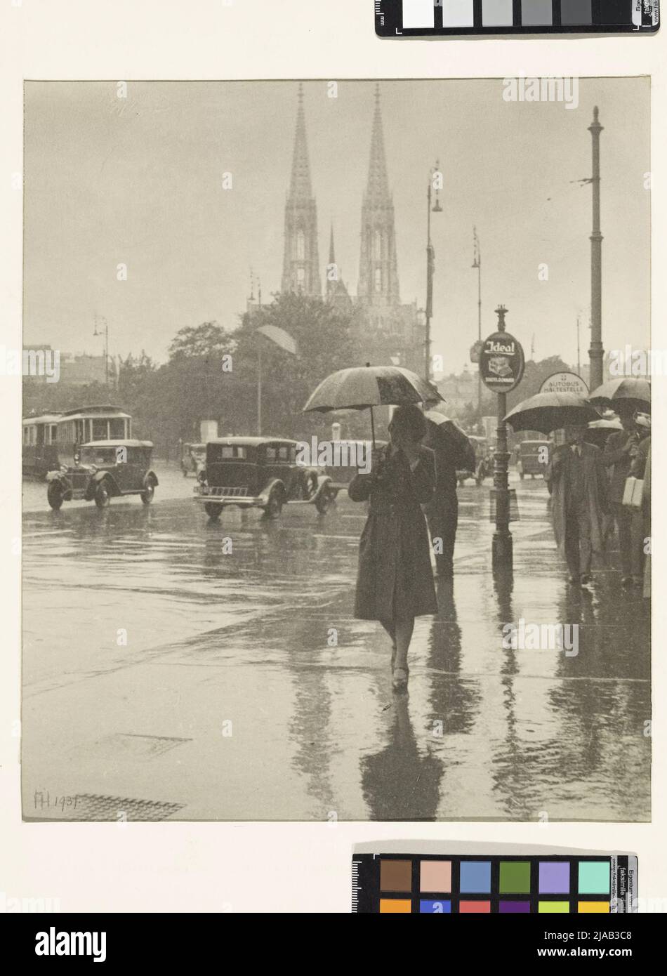 1st, Schottengasse generale, vista verso Votivkirche. Franz Holliber (1858-1942), fotografo Foto Stock