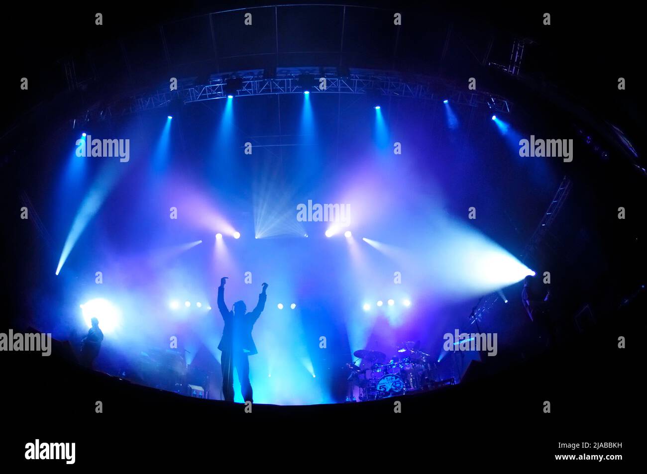 Vienna, Austria. Giugno 23, 2012. Jim Kerr di Simple Minds si esibisce in concerto al Danube Island Festival Foto Stock