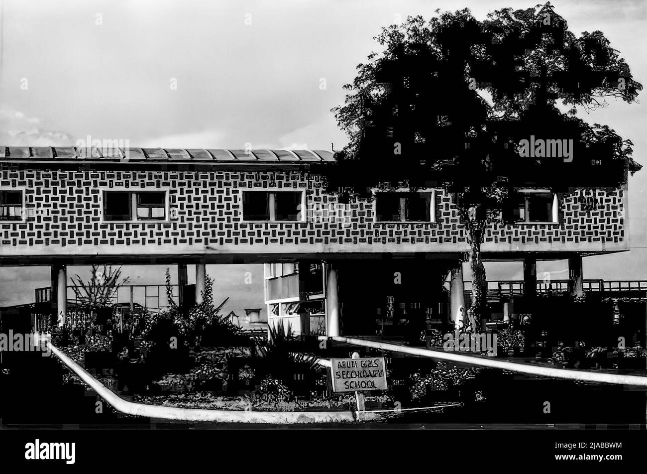 Una foto in bianco e nero della Scuola superiore delle Ragazze di Aburi nella regione orientale del Ghana scattata alla fine del 1950s Foto Stock