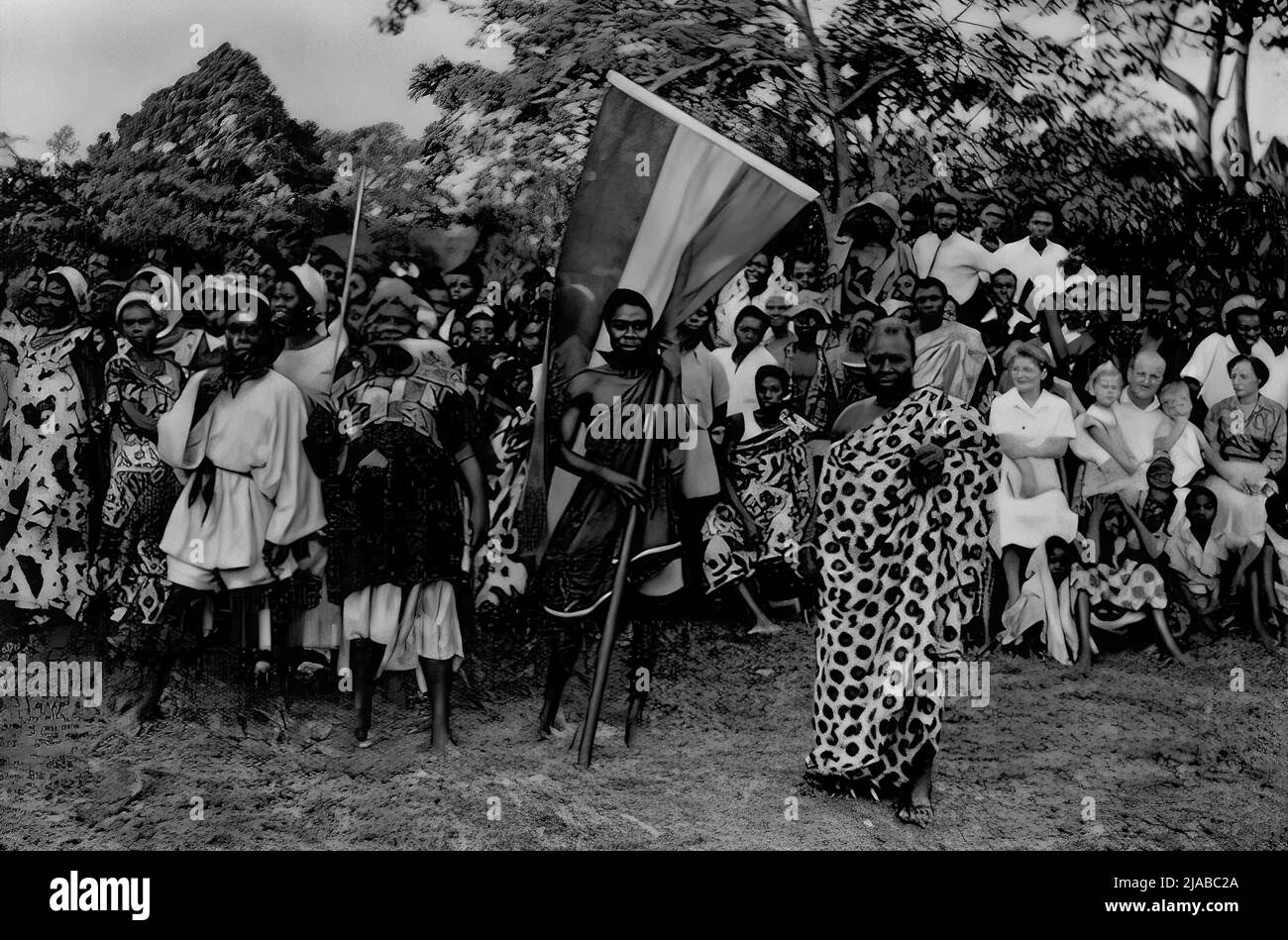 La gente festeggia all'annuale Festival di Odwira ad Aburi, Ghana, nel 1958 Foto Stock