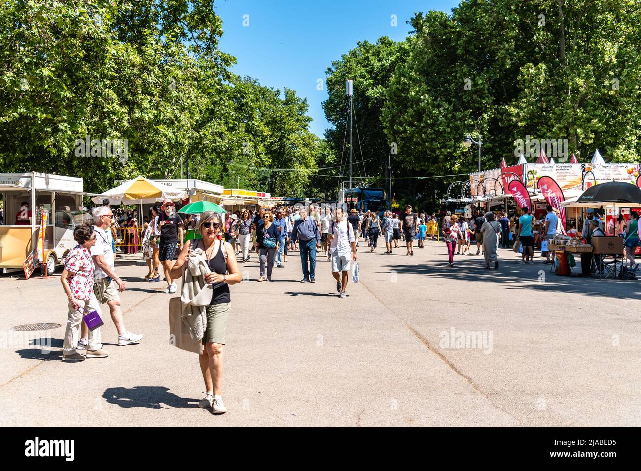 Madrid, Spagna - 29 maggio 2022: Fiera del Libro di Madrid nel Parco del Retiro che ospita molti editori e amanti del libro Foto Stock