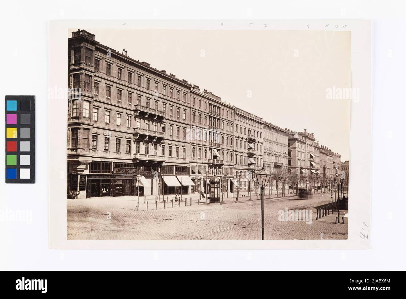 1st, circonvallazione Carinzia 1-7 - Vista dall'incrocio dell'Opera verso Schwarzenbergplatz. Adolf F. Czihak († 1883), casa editrice, Carl Haack (1842-1908), fotografo Foto Stock
