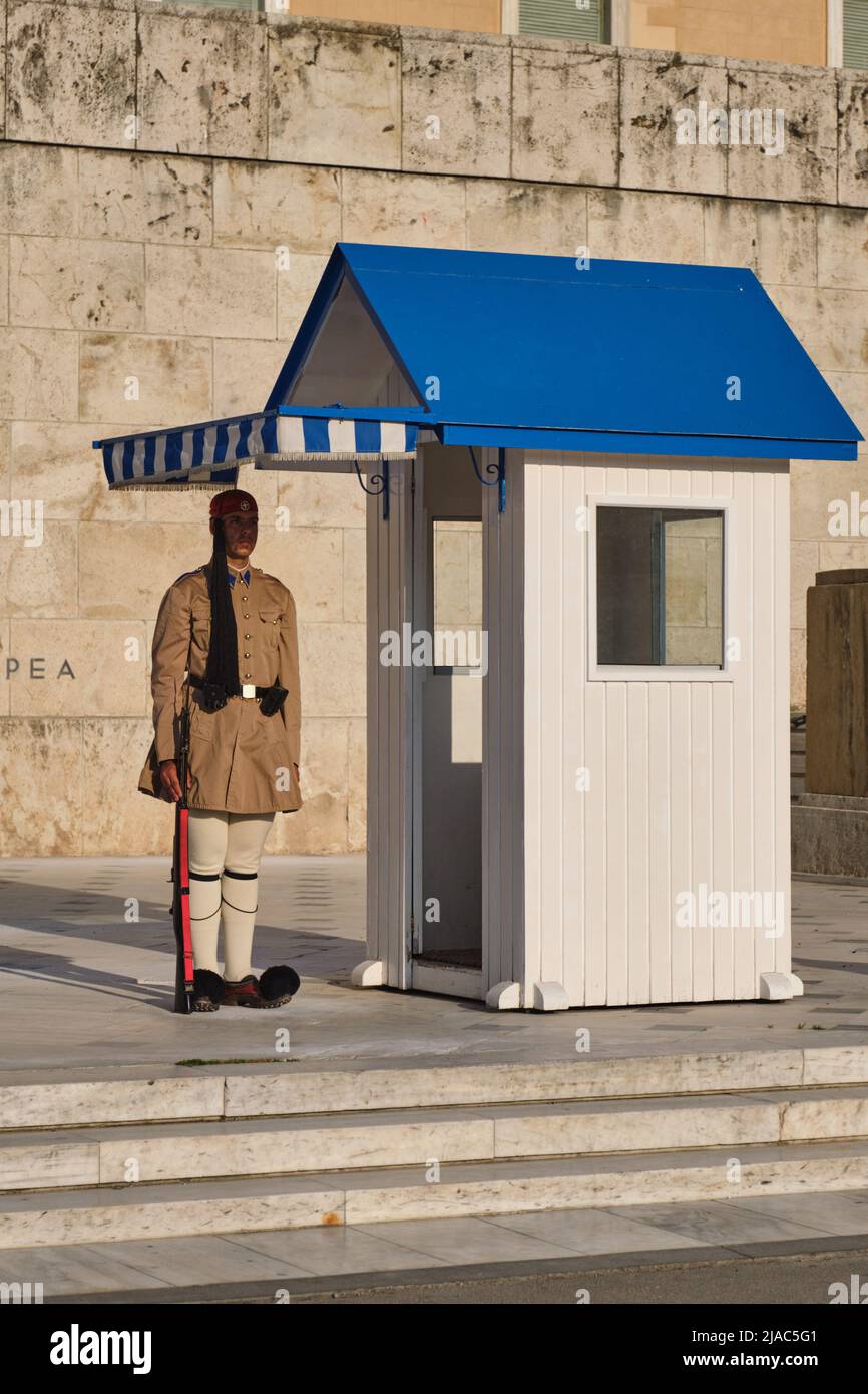 Guardia cerimoniale presidenziale Evzones, piazza Syntagma, Atene Foto Stock
