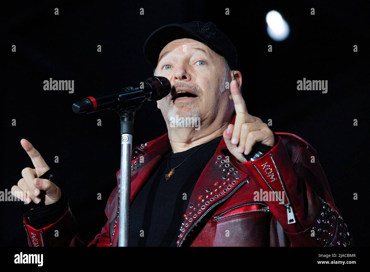 Italia 28 Maggio 2022 Vasco Rossi - il Blasco - concerto dal vivo all'Autodromo Enzo e Dino Ferrari Imola © Andrea Ripamonti / Alamy Foto Stock