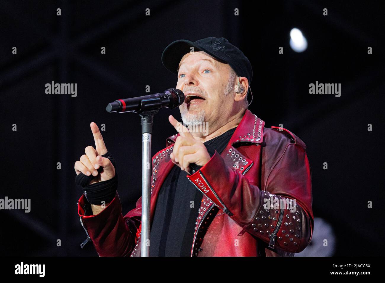 Vasco rossi cantante italiano immagini e fotografie stock ad alta  risoluzione - Alamy