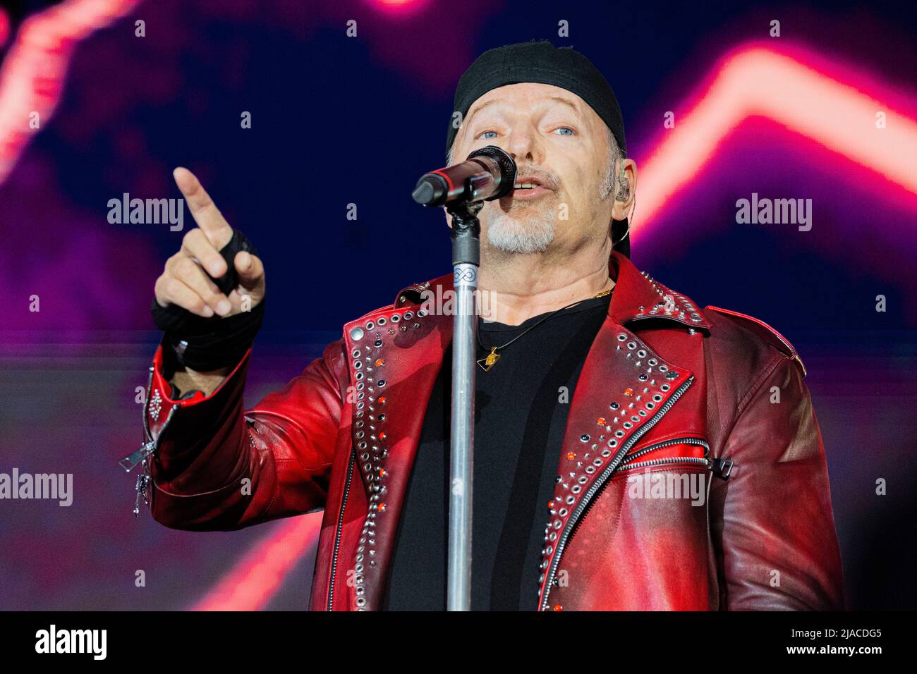 Italia 28 Maggio 2022 Vasco Rossi - il Blasco - concerto dal vivo all'Autodromo Enzo e Dino Ferrari Imola © Andrea Ripamonti / Alamy Foto Stock