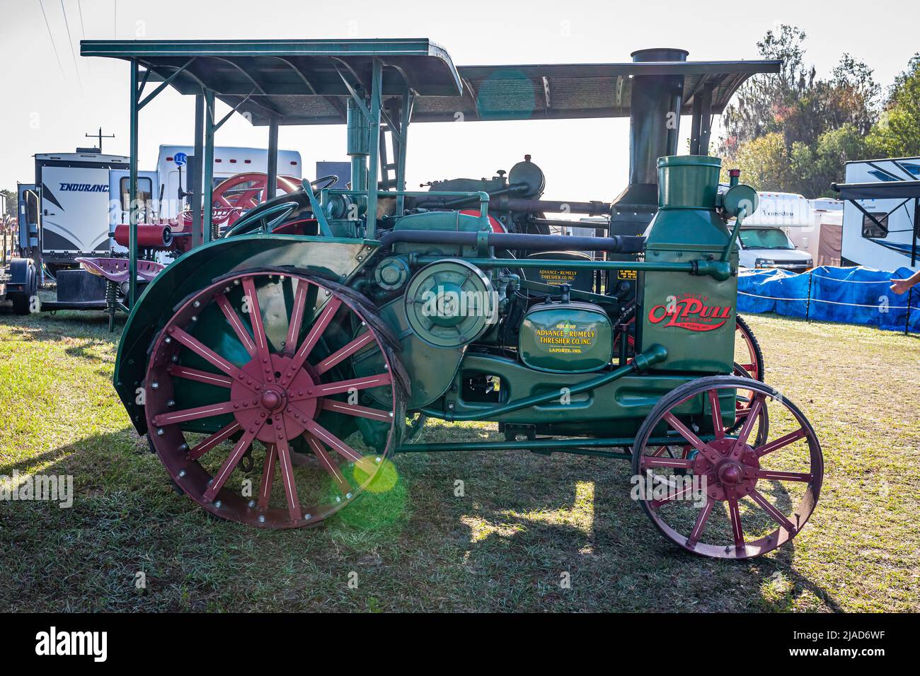 Fort Meade, FL - 23 febbraio 2022: 1929 Rumely Oil Pull Tractor Model W alla fiera locale dei trattori Foto Stock