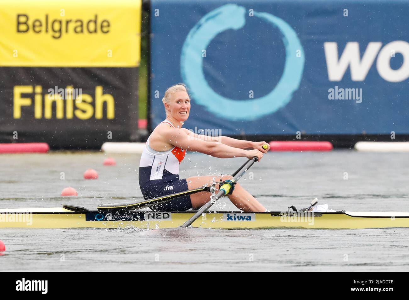 BELGRADO, SERBIA - MAGGIO 29: Lisa Scheenaard dei Paesi Bassi che gareggia nelle sculture singole delle donne finale B durante la Coppa del mondo di canottaggio al lago Sava il 29 maggio 2022 a Belgrado, Serbia (Foto di Nikola Krstic/Orange Pictures) Foto Stock